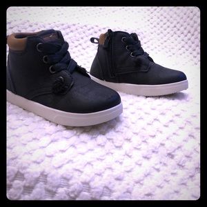 Toddler boots sz 6c